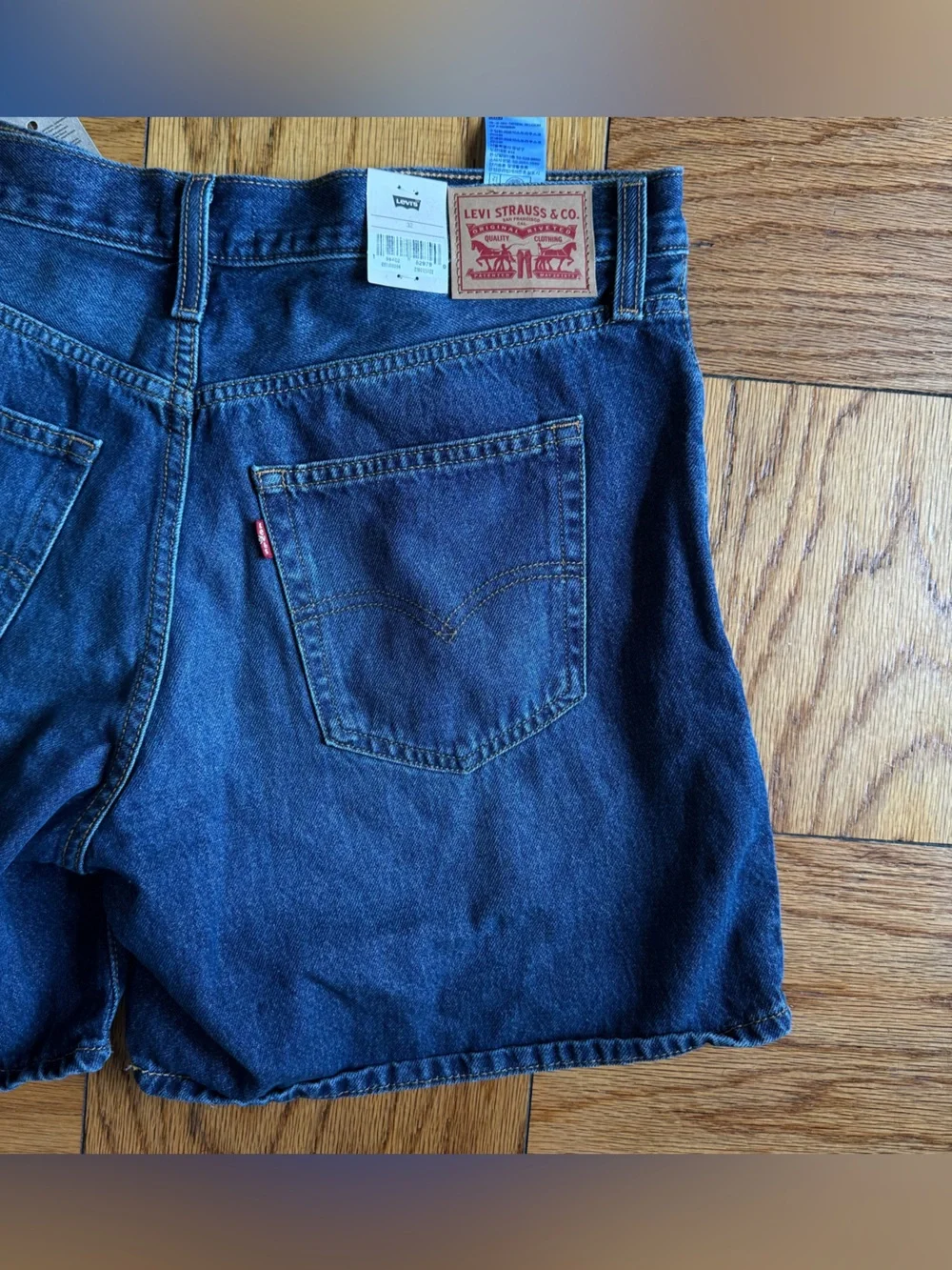 Levi's 94s Baggy Midrise Shorts